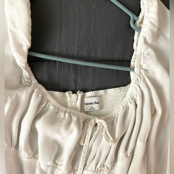 White dress. Got it from Aritzia. Only wore it once. Fits perfectly. - Picture 3 of 3